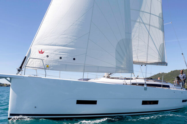 Dufour D390